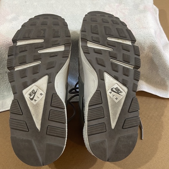 Nikes huaraches size 7.5 - Picture 2 of 6